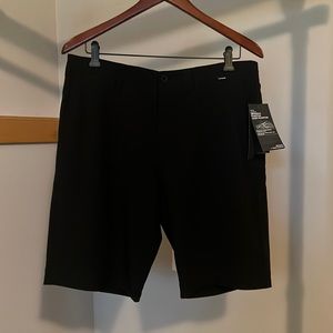 Men’s NWT Hurley Phantom Boardwalk short size 32